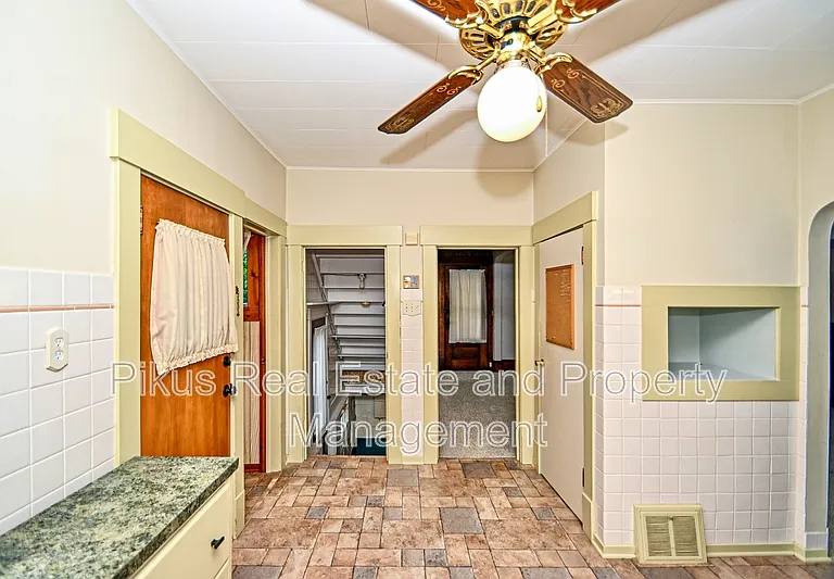 9459 Maple Ave SE — Photo 3