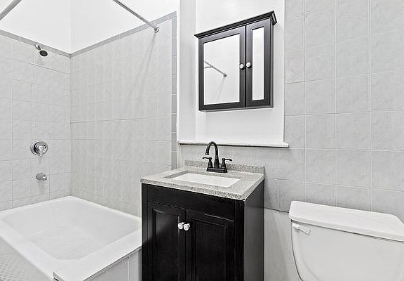3rd image of 446 W 49th St APT 2D