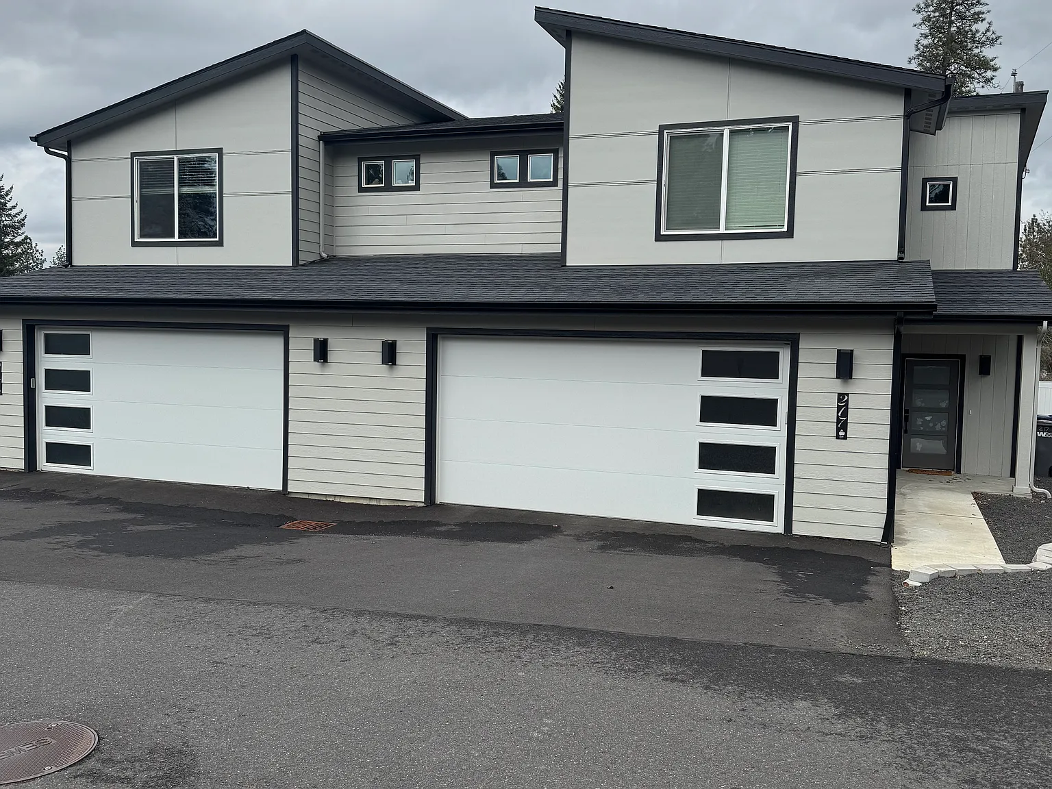 4 bed, 2.5 bath, 2059 sqft, $2,595 — Photo 1