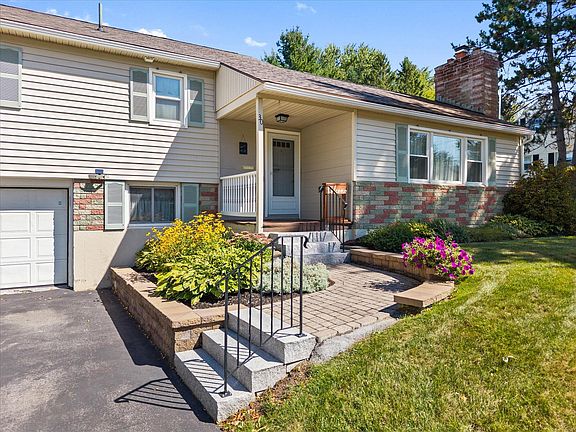 5th image of 30 Birchwood Boulevard