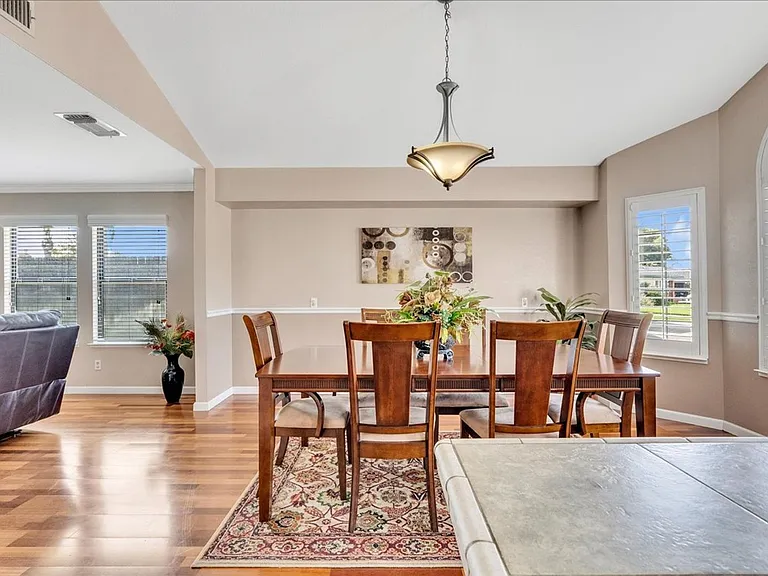 285 W Ash Ave — Photo 13