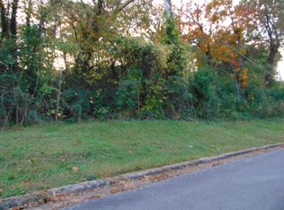 100 Sycamore St, Florence, AL 35630
