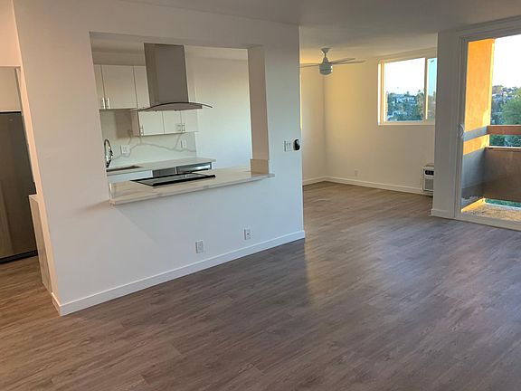 4th image of 3461 Waverly Dr #206