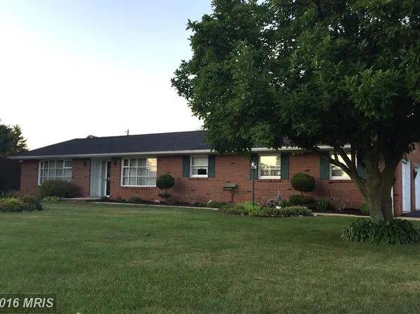 787 Joy Dr, Greencastle, PA 17225