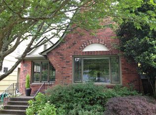 7349 17th Ave NE, Seattle, WA 98115