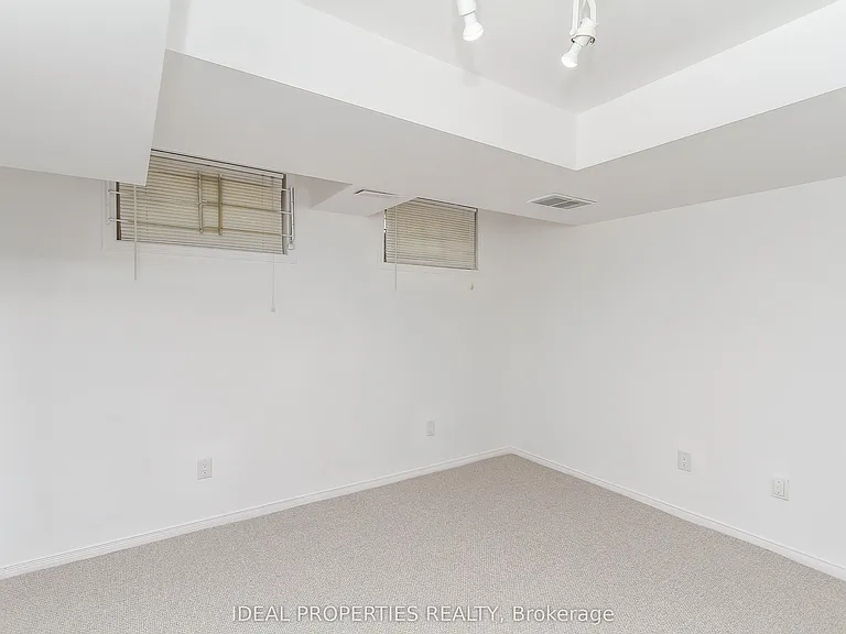 39 Huntings End Ave — Photo 44