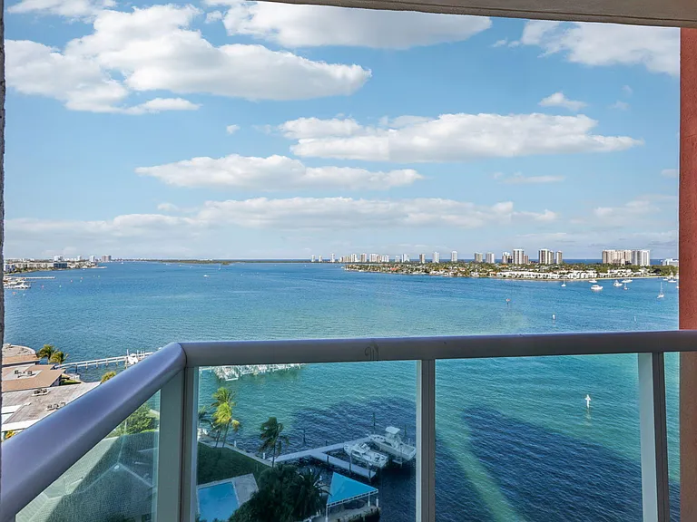 2650 Lake Shore Dr #1202 — Photo 24