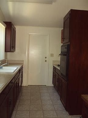 4th image of 4626 Vandever Ave