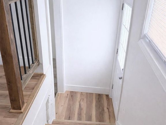5th image of 21912 Lakeview St