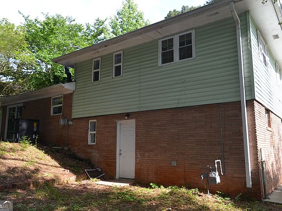 4th image of 2939 Flat Shoals Rd