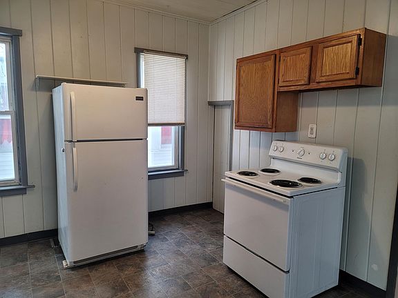 4th image of 108 Sweet St NE