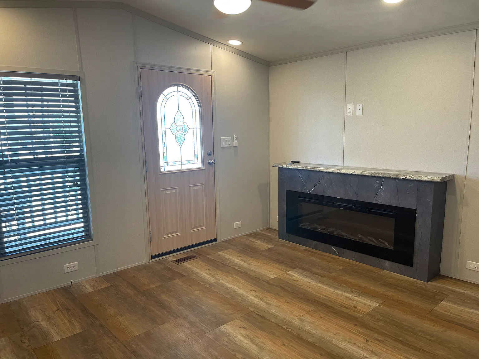 1 bed, $1,100 — Photo 2