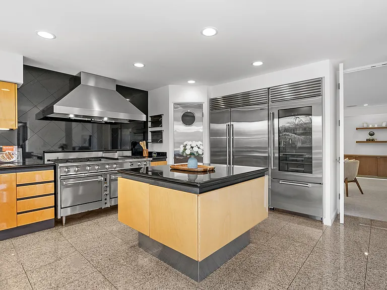 715 Bayside Dr — Photo 18