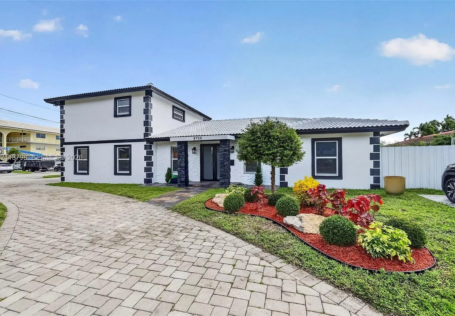 Golf Estates — Photo 1