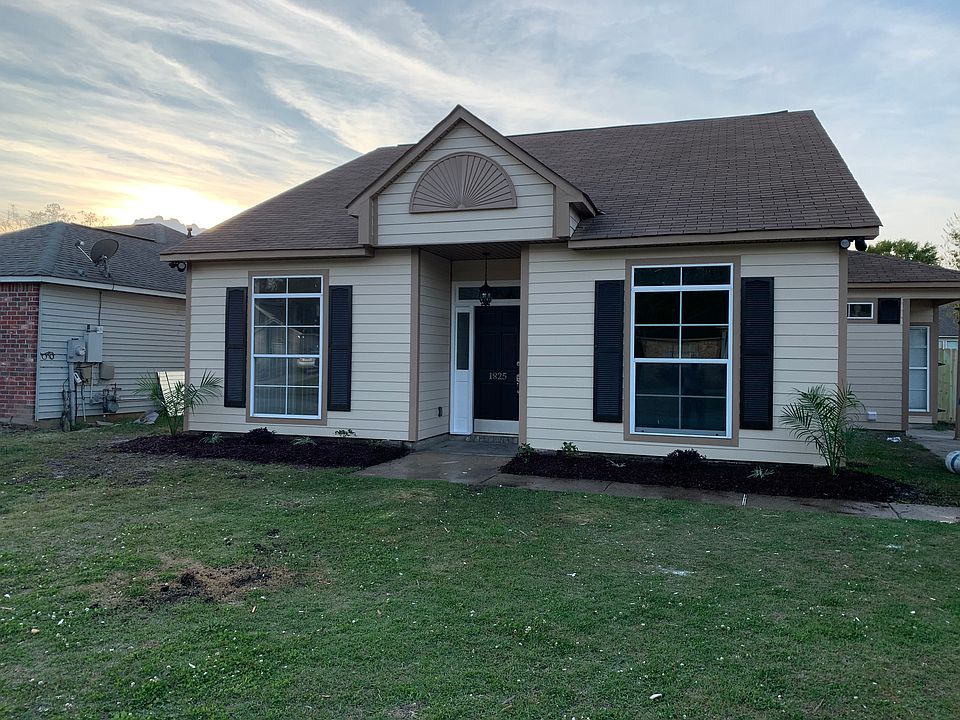 1st image of 1825 English Colony Dr