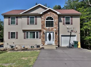 5180 Classic Dr, Tobyhanna, PA