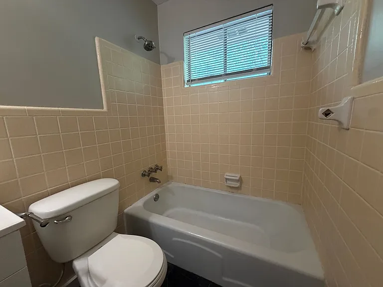190 Midway Rd — Photo 11