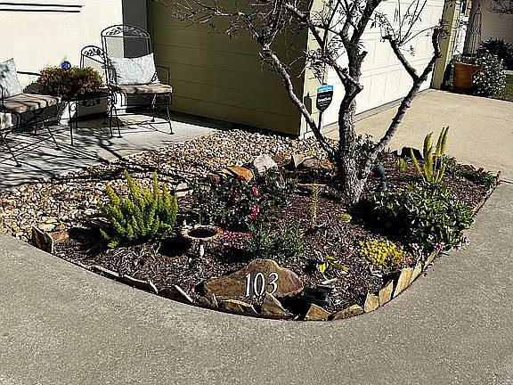 5th image of 103 Summer Breeze Ln