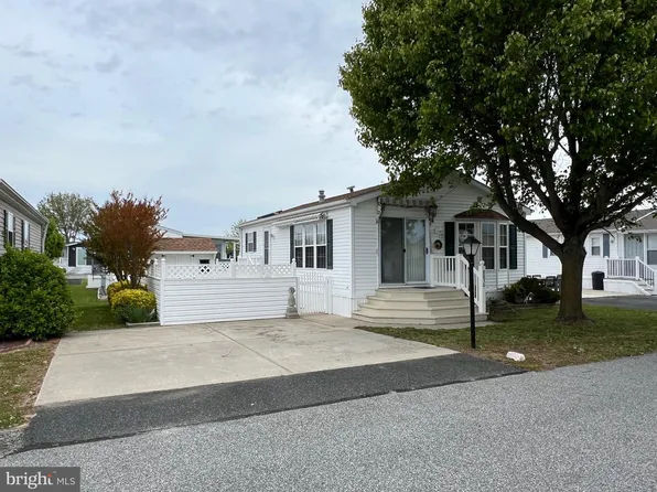8830 Bay Ridge Dr, Berlin, MD 21811