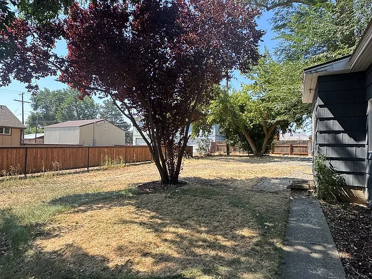 407 N Lincoln St — Photo 13
