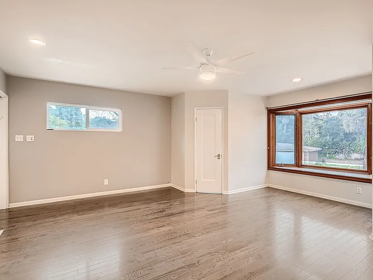 3766 Willowcrest Ave — Photo 17