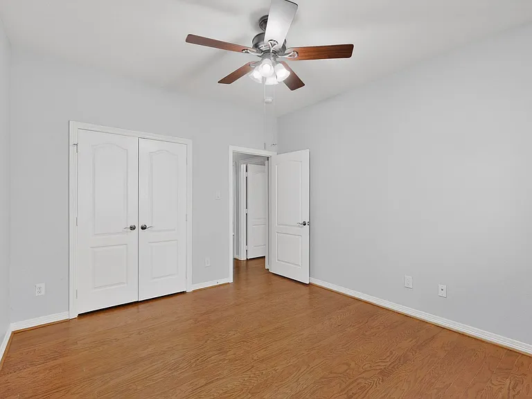 100 Shumard Ct — Photo 6
