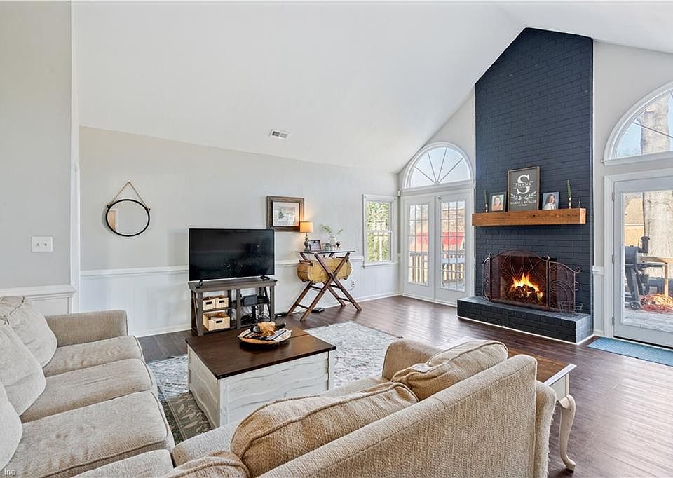 1st image of 1101 Somerton Ln