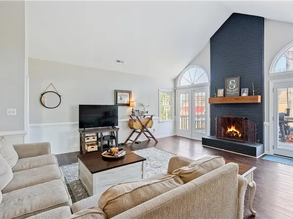 1101 Somerton Ln, Chesapeake, VA 23322