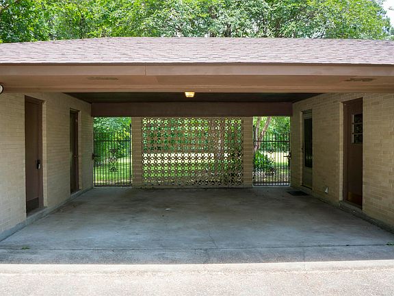 3rd image of 354 E Riveroaks Dr