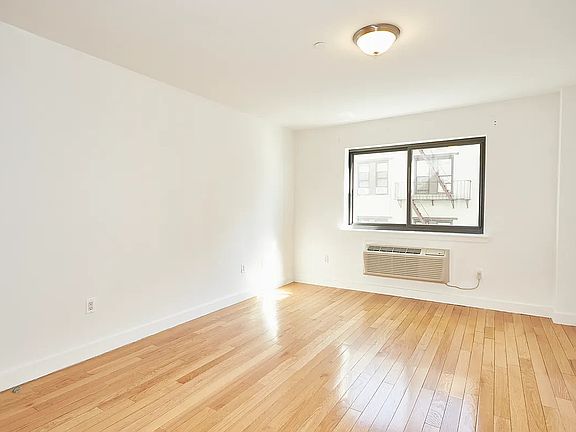 3rd image of 31-35 31st St #316