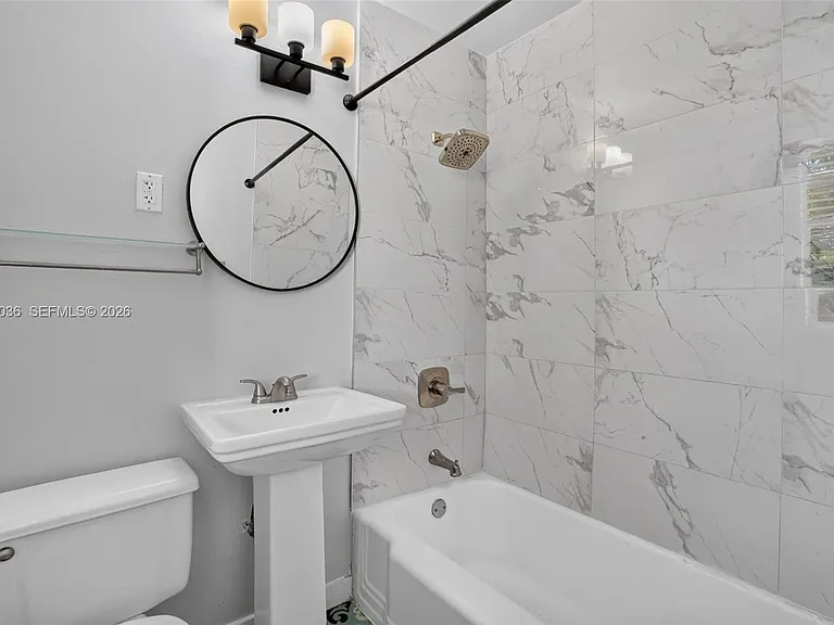 3375 SW 29th Ter #B — Photo 11