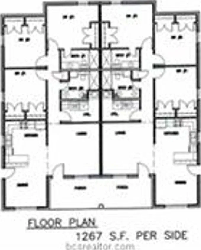 Large 3/2 duplex with large fenced back yard — Photo 3