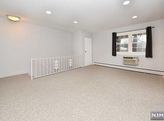 4th image of 110 Washington Dr