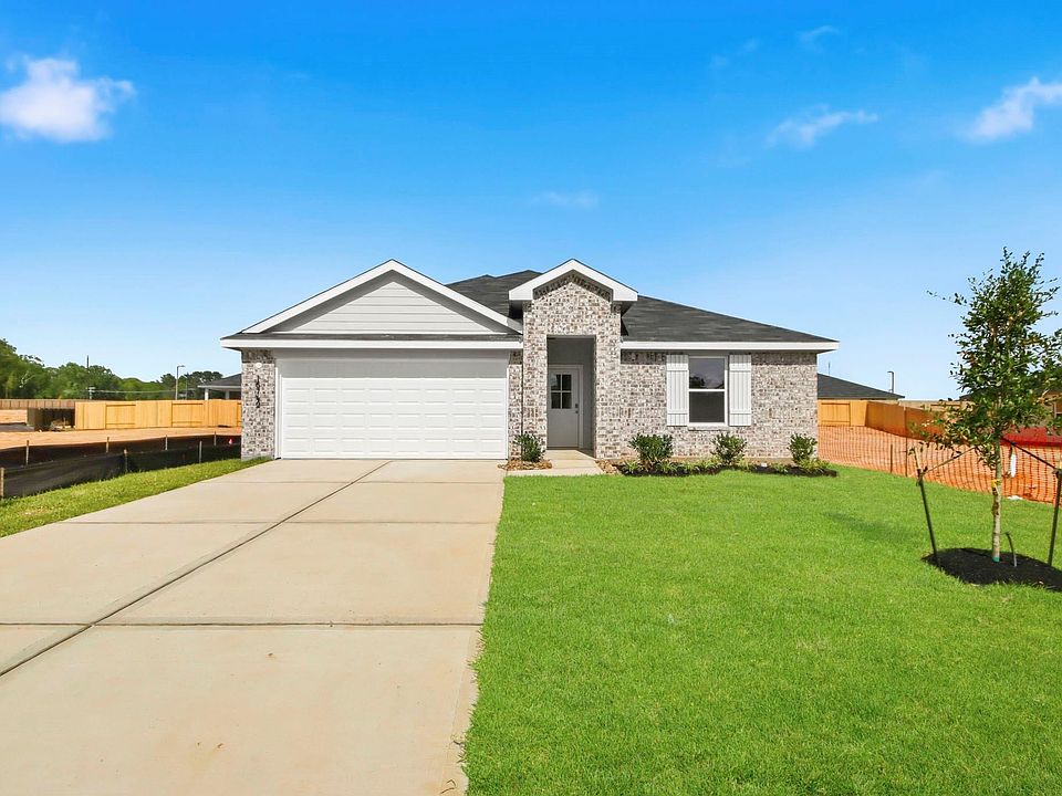 1st image of 15742 Garden Ridge Dr