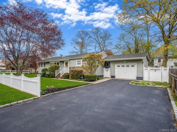 19 Cypress Lane, Shirley, NY 11967