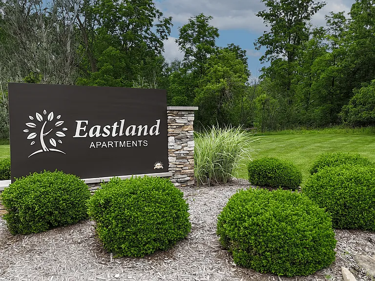 Eastland Apartments — Photo 27