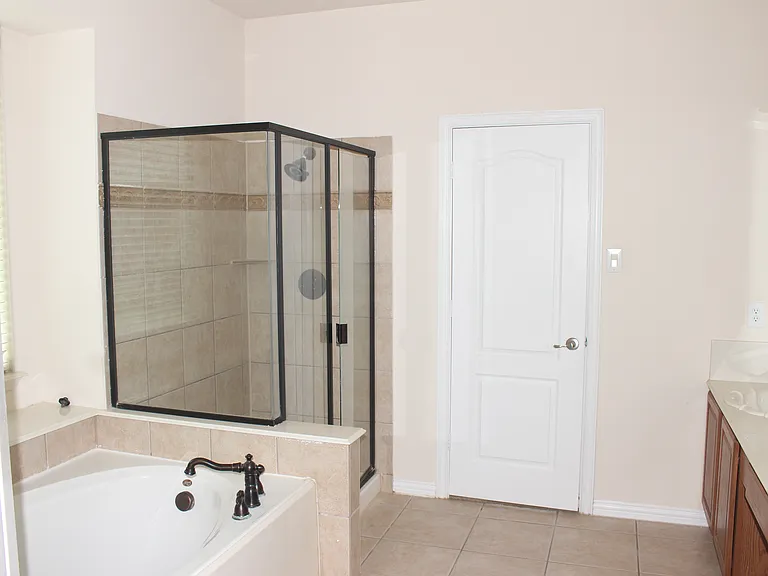 906 Meadow Flower Ln — Photo 8