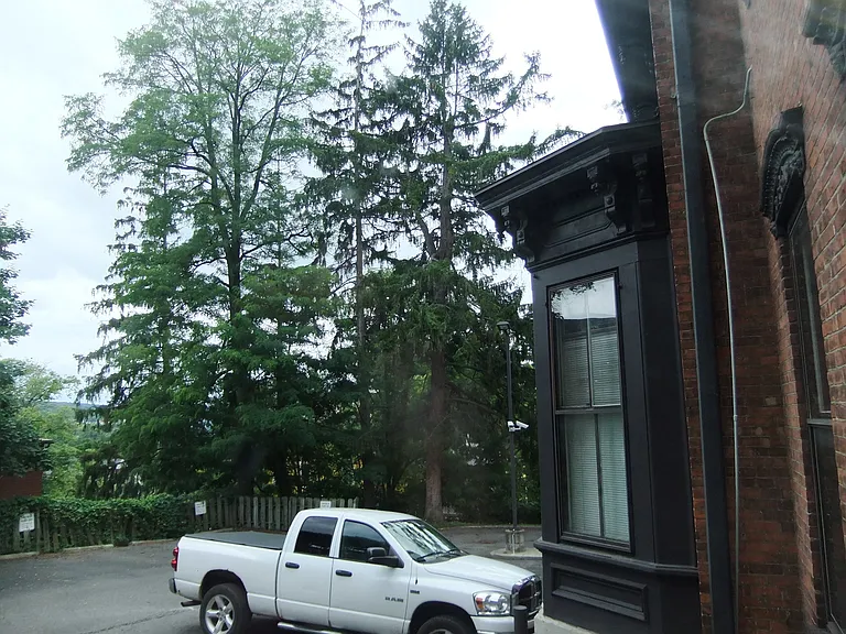 705 E Buffalo St — Photo 32