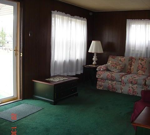 5th image of 33 E 6th Ave