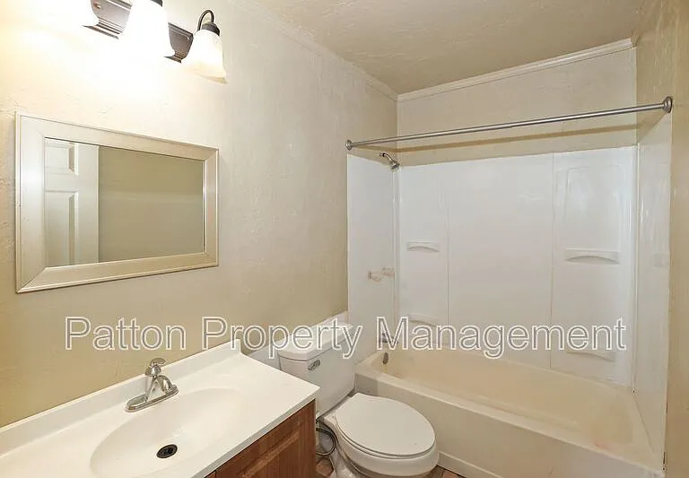106 N Virginia St — Photo 8