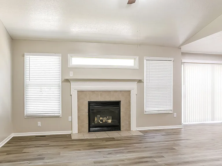 6693 Laburnum Dr — Photo 5