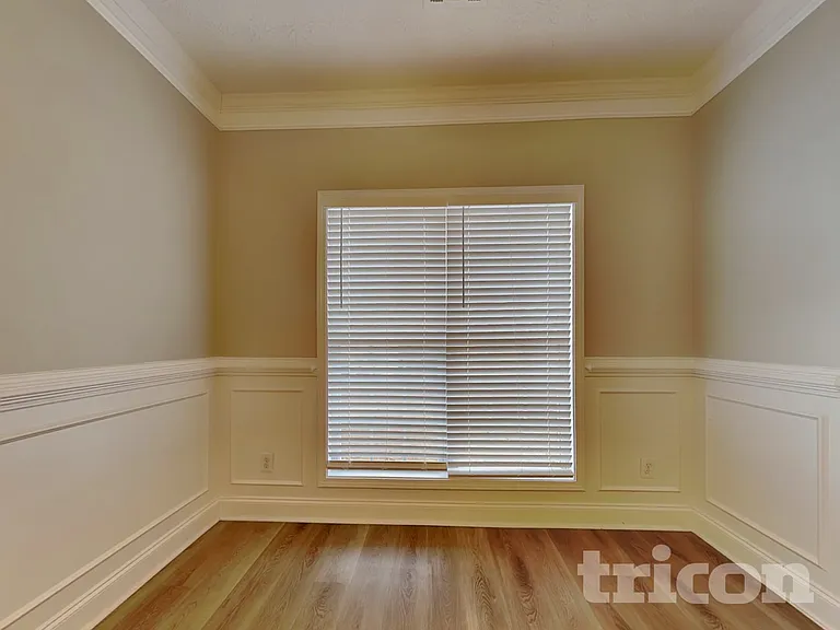 417 Carrie Ct — Photo 5