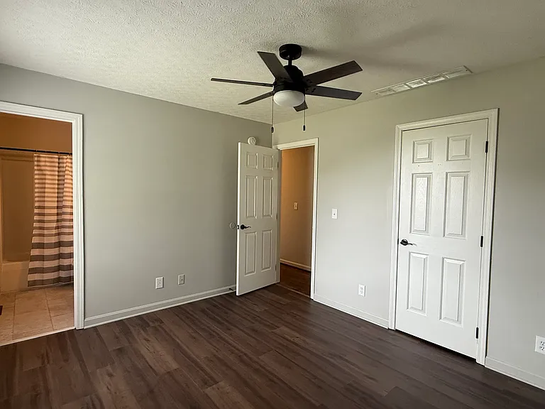 492 Landis Ln — Photo 14
