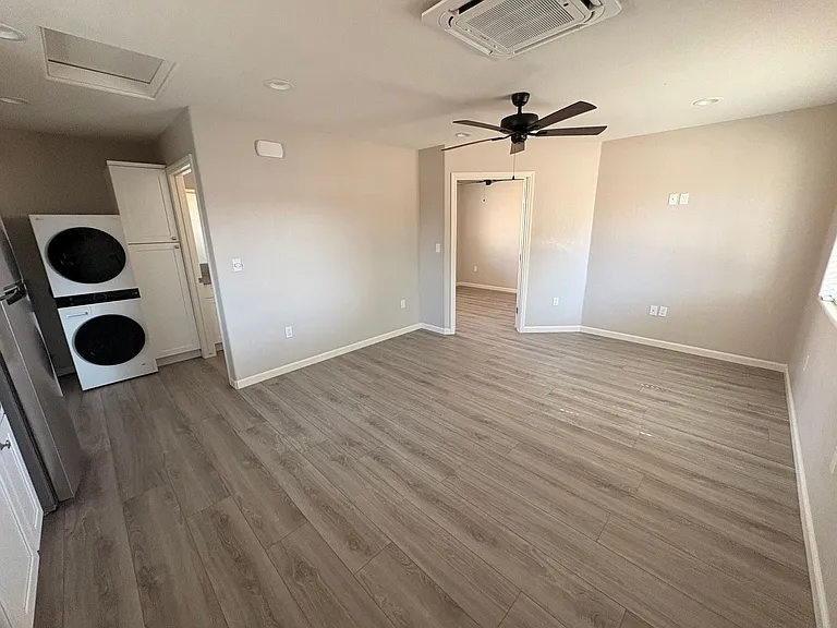 1029 E Douglas Ave — Photo 5