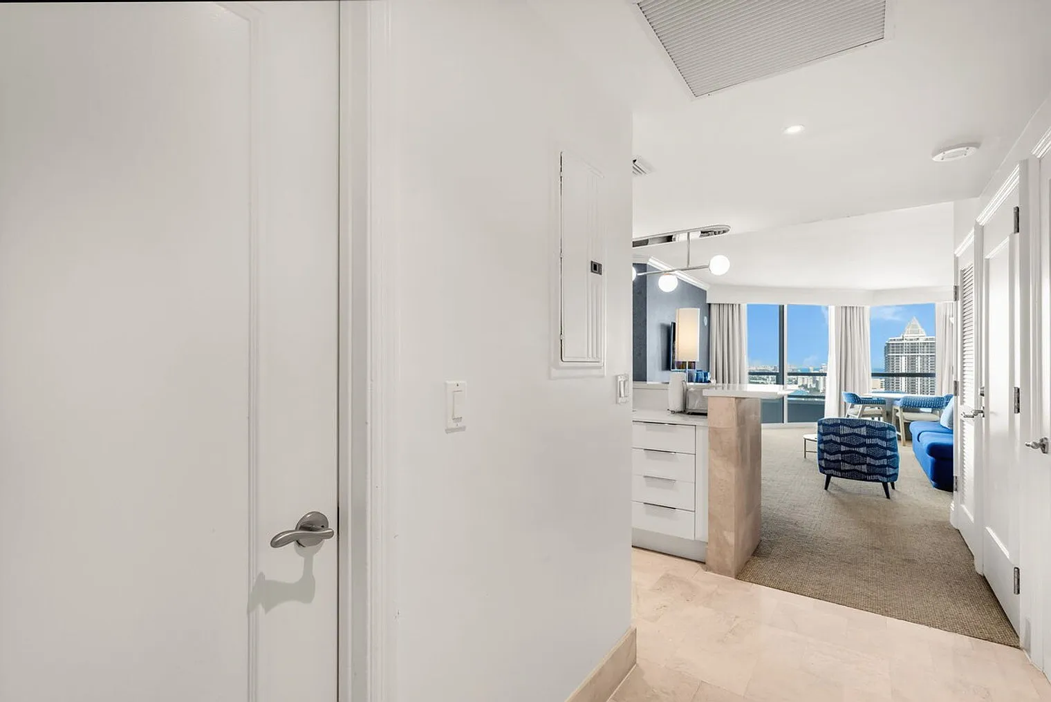 1 bed, 2.0 bath, 1076 sqft, $12,681 — Photo 3