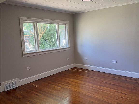 4th image of 1911 White St