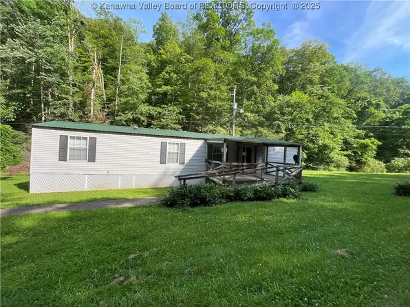 2861 White Pine Rd, Kenna, WV 25248