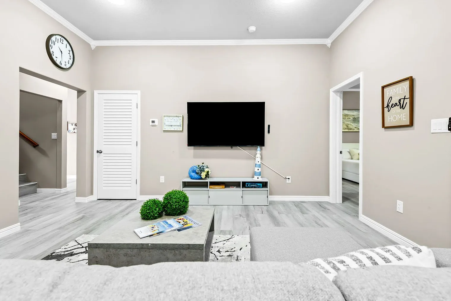 4 bed, 3.5 bath, 2658 sqft, $4,469 — Photo 4