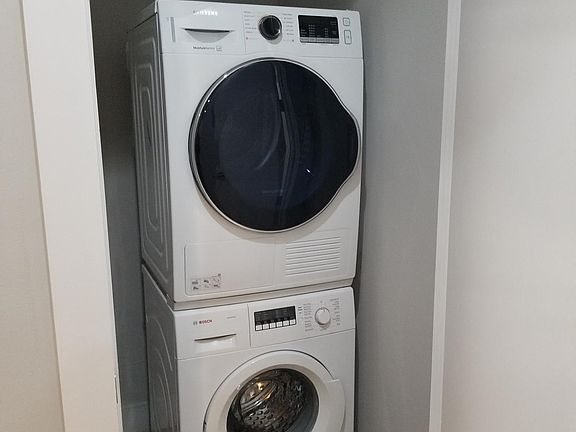 4th image of 4240 Broadway #2C