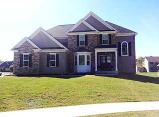 4404 Zackary Ct, Willoughby, OH 44094